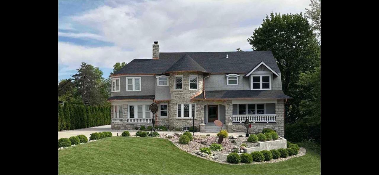 Historical Oscar Lofquist House In The Heart Of Des Moines Apartment Exterior photo