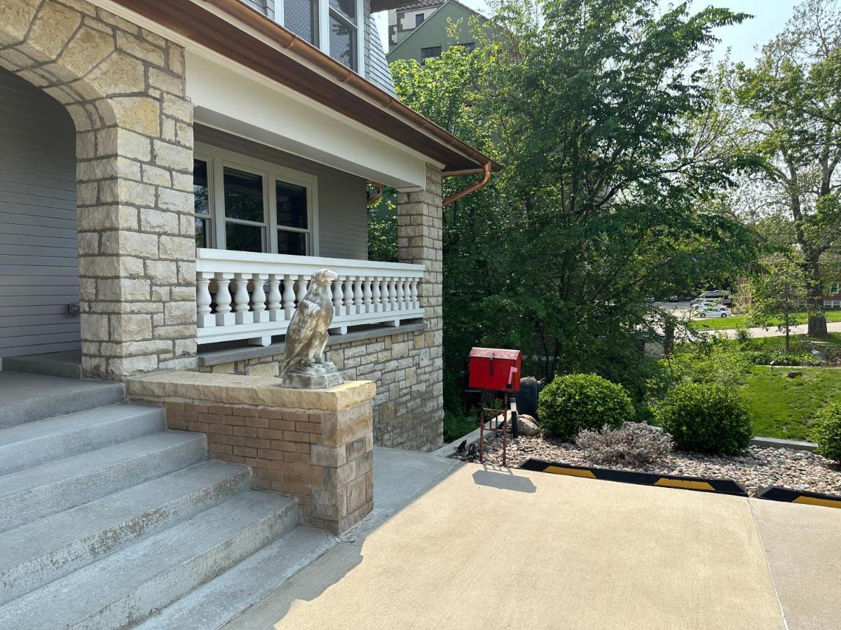 Historical Oscar Lofquist House In The Heart Of Des Moines Apartment Exterior photo